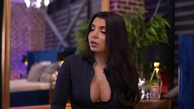 Snapshot of NicoleCellini chatting on November 2025 06:56:02 PM NicoleCellini online show from November 2025 06:56:02 PM