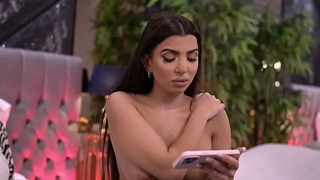 Snapshot of NicoleCellini chatting on January 2026 06:55:01 PM NicoleCellini online show from January 2026 06:55:01 PM