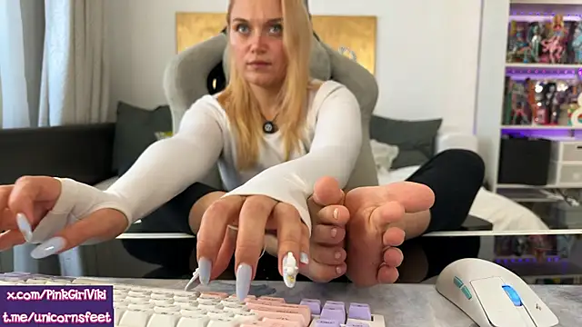 unicornsfeet online show from September 2025 11:04:01 AM