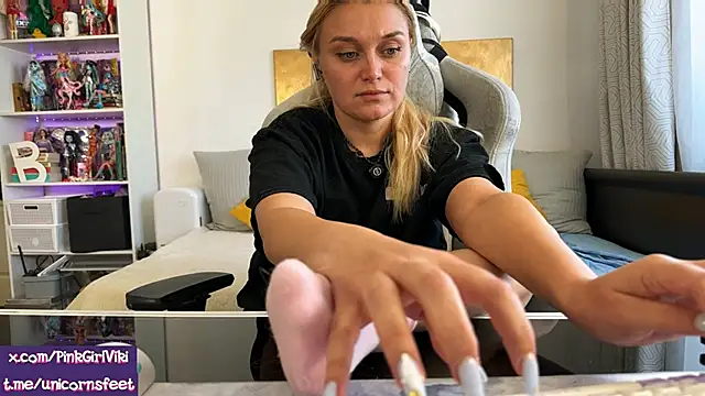 unicornsfeet online show from September 2025 09:20:01 AM