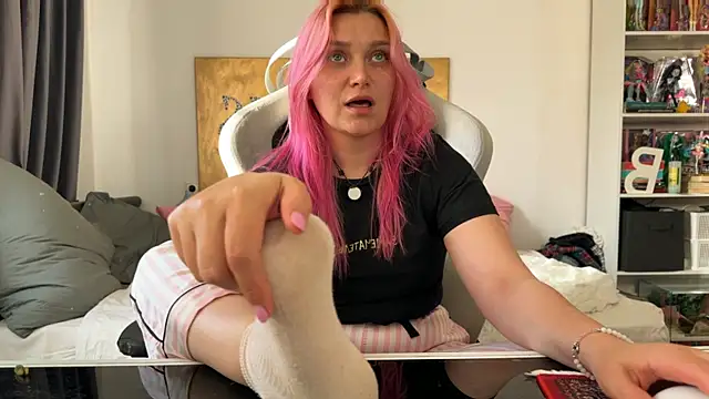 Snapshot of unicornsfeet chatting on June 2026 03:40:02 PM unicornsfeet online show from June 2026 03:40:02 PM