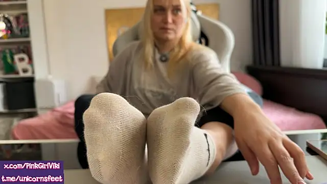unicornsfeet online show from April 2026 12:08:01 PM