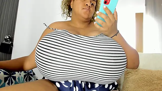 bigmom69  online show from April 2026 10:22:01 PM