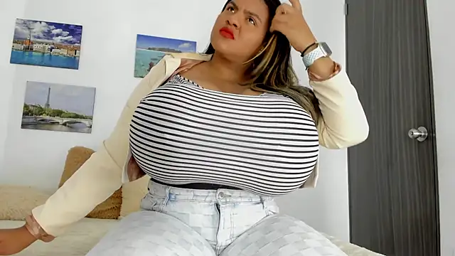 bigmom69  online show from October 2025 10:33:02 PM