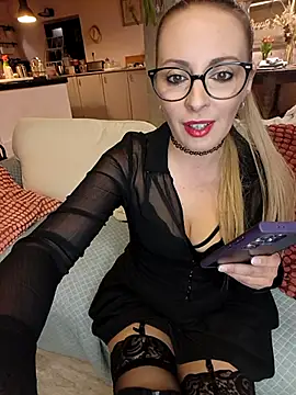 Snapshot of Jade_Emeraud chatting on March 2025 07:58:02 PM Jade Emeraud online show from March 2025 07:58:02 PM