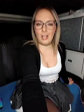 Snapshot of Jade_Emeraud chatting on February 2026 09:09:02 PM Jade Emeraud online show from February 2026 09:09:02 PM