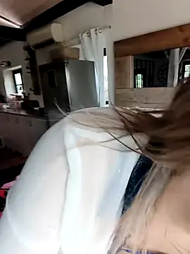 Snapshot of Jade_Emeraud chatting on February 2026 10:27:01 AM Jade Emeraud online show from February 2026 10:27:01 AM