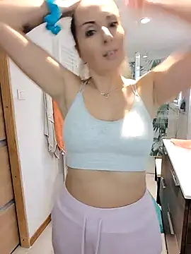 Snapshot of Jade_Emeraud chatting on December 2025 01:38:02 PM Jade Emeraud online show from December 2025 01:38:02 PM