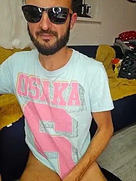 Snapshot of Jade_Emeraud chatting on December 2024 10:45:02 PM Jade Emeraud online show from December 2024 10:45:02 PM