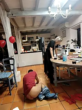 Snapshot of Jade_Emeraud chatting on February 2025 10:14:02 PM Jade Emeraud online show from February 2025 10:14:02 PM