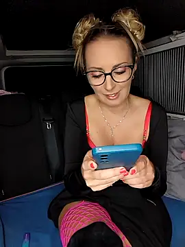 Snapshot of Jade_Emeraud chatting on November 2025 08:34:01 PM Jade Emeraud online show from November 2025 08:34:01 PM