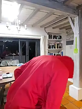 Snapshot of Jade_Emeraud chatting on December 2024 08:01:02 PM Jade Emeraud online show from December 2024 08:01:02 PM