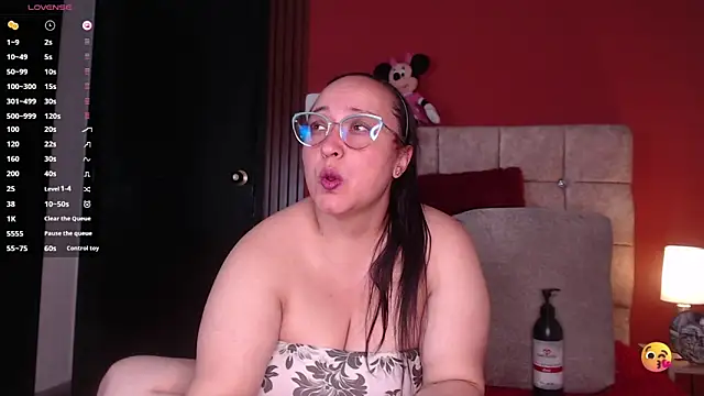 Natasha26  online show from September 2025 07:10:02 PM