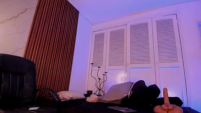 Emiilycollins online show from January 2026 12:14:02 AM