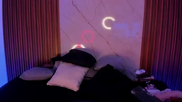 Snapshot of Emiilycollins chatting on December 2025 02:10:02 AM Emiilycollins online show from December 2025 02:10:02 AM