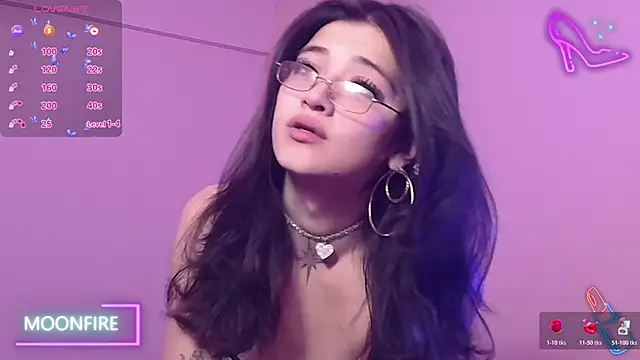 moonfiredancer online show from November 2025 04:12:01 AM