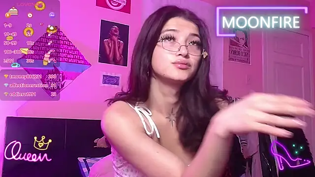 moonfiredancer online show from April 2026 01:13:02 AM