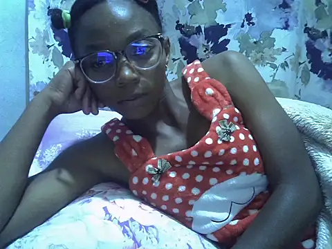 ElianeHot online show from April 2026 06:44:02 PM