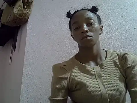 Snapshot of ElianeHot chatting on February 2025 03:10:02 PM ElianeHot online show from February 2025 03:10:02 PM