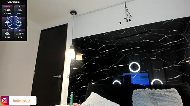 LIZ HOLMES online show from March 2025 10:28:01 AM