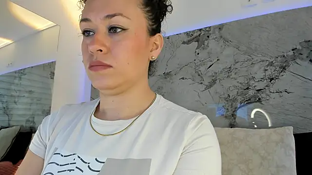 Snapshot of LIZ_HOLMES chatting on November 2025 12:15:02 PM LIZ HOLMES online show from November 2025 12:15:02 PM