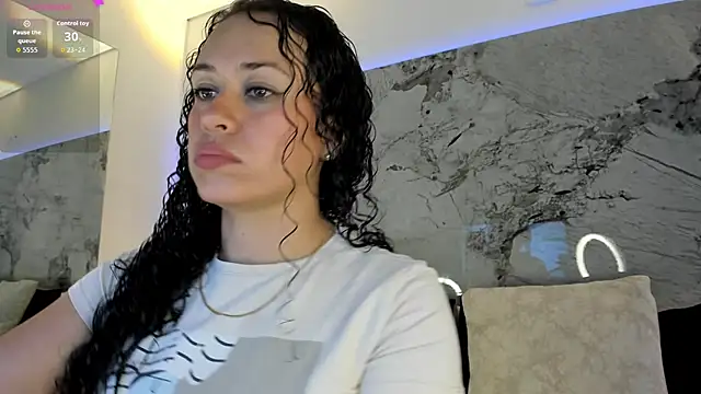 Snapshot of LIZ_HOLMES chatting on November 2025 10:52:01 AM LIZ HOLMES online show from November 2025 10:52:01 AM