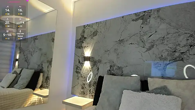 Snapshot of LIZ_HOLMES chatting on November 2025 11:03:01 AM LIZ HOLMES online show from November 2025 11:03:01 AM