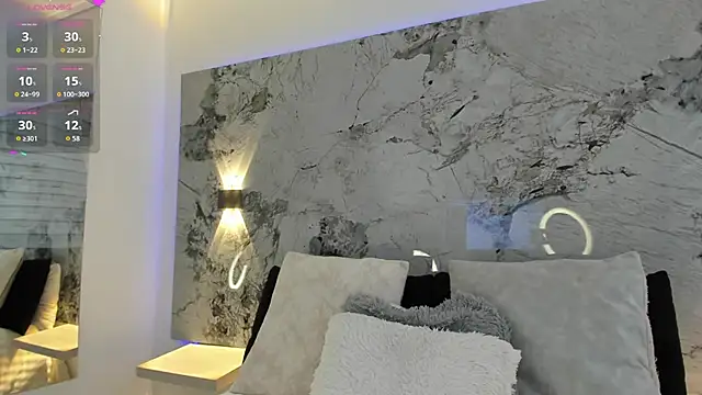 Snapshot of LIZ_HOLMES chatting on November 2025 11:58:02 AM LIZ HOLMES online show from November 2025 11:58:02 AM