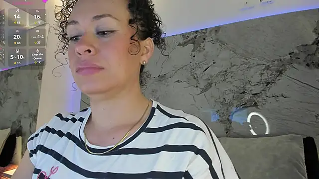 Snapshot of LIZ_HOLMES chatting on November 2025 10:04:01 AM LIZ HOLMES online show from November 2025 10:04:01 AM