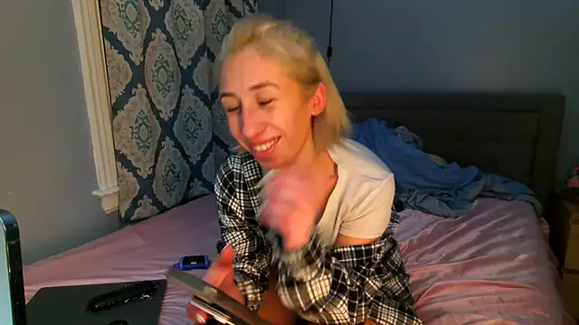 Snapshot of petitebarbiexxx chatting on March 2025 05:19:01 AM petitebarbiexxx online show from March 2025 05:19:01 AM