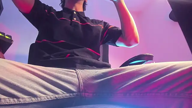 s sven03 online show from December 2025 12:12:01 AM