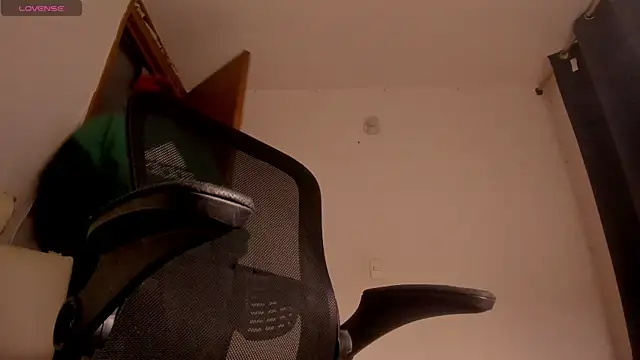 s sven03 online show from April 2026 01:12:02 AM