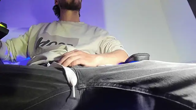 s sven03 online show from November 2025 01:17:01 AM