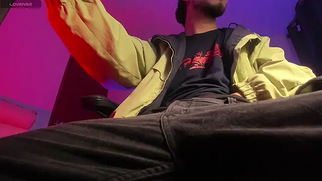 s sven03 online show from December 2025 11:18:01 PM