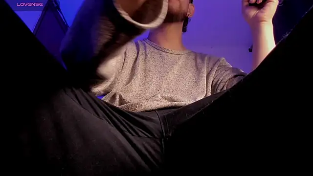 s sven03 online show from February 2026 01:48:02 AM