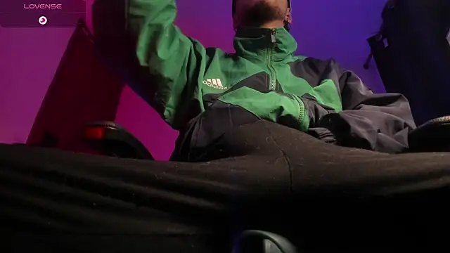 s sven03 online show from December 2025 10:58:02 PM