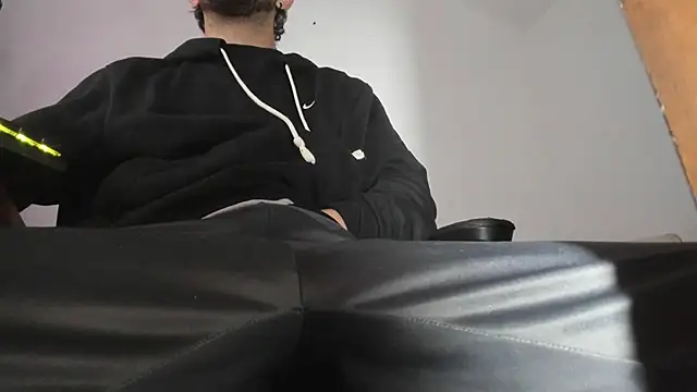 s sven03 online show from November 2025 10:52:02 AM