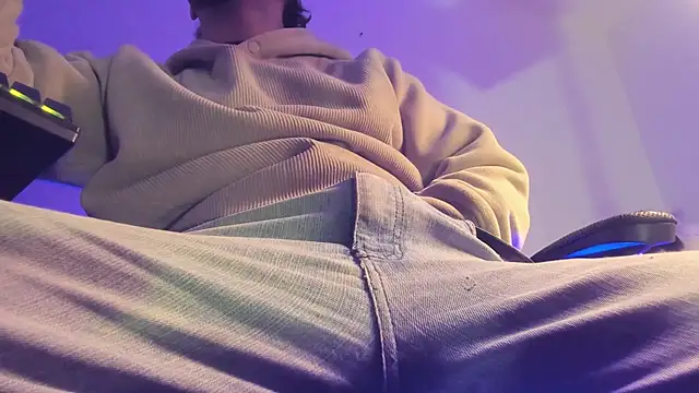 s sven03 online show from December 2025 04:55:01 AM