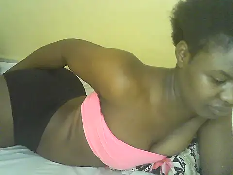 Snapshot of princess-maira chatting on June 2026 08:09:01 AM princess-maira online show from June 2026 08:09:01 AM
