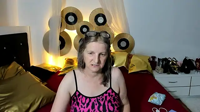 Lilly hott online show from September 2025 09:04:02 PM