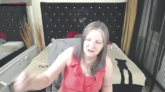 Lilly hott online show from February 2025 07:04:02 PM