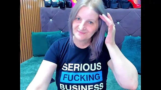 Lilly hott online show from September 2025 07:13:01 PM