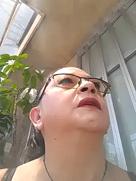 Vivianmature online show from March 2026 04:03:02 PM