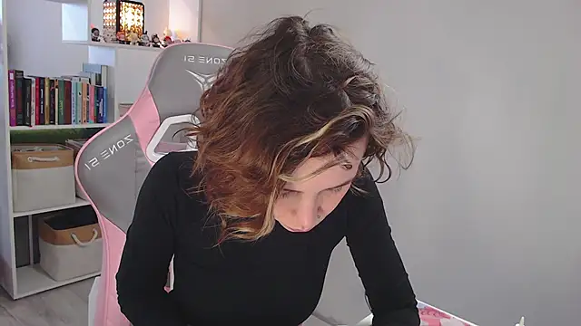 milly ross online show from February 2025 07:15:02 AM