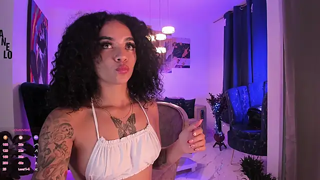 Snapshot of pretty_pettite chatting on December 2024 03:20:01 AM pretty pettite online show from December 2024 03:20:01 AM