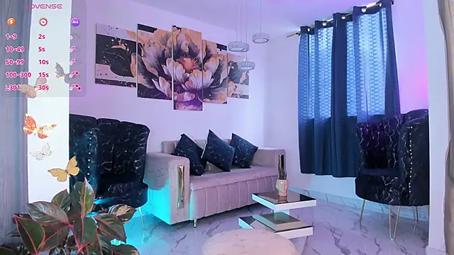 Snapshot of pretty_pettite chatting on February 2025 04:35:02 PM pretty pettite online show from February 2025 04:35:02 PM