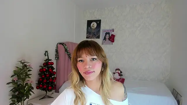 Snapshot of Adria_ross chatting on December 2025 01:13:02 PM Adria ross online show from December 2025 01:13:02 PM