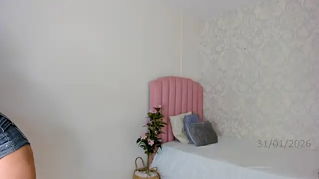 Snapshot of Adria_ross chatting on February 2026 12:10:02 PM Adria ross online show from February 2026 12:10:02 PM