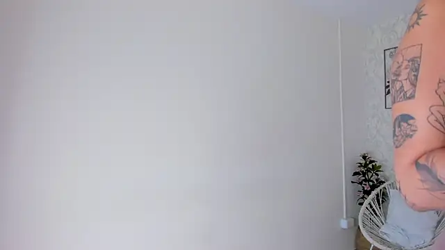 Snapshot of Adria_ross chatting on October 2025 12:24:01 PM Adria ross online show from October 2025 12:24:01 PM