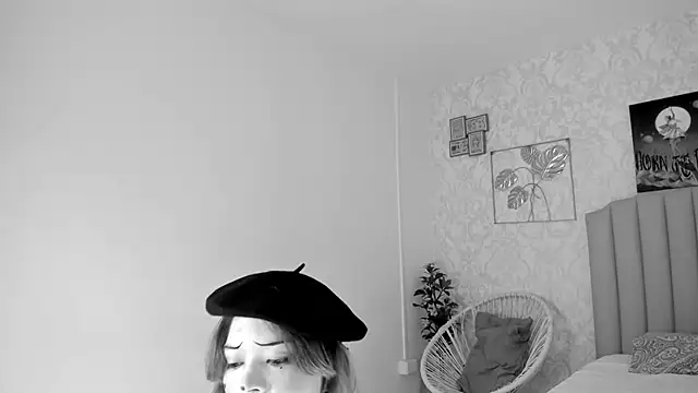 Snapshot of Adria_ross chatting on November 2025 01:10:02 PM Adria ross online show from November 2025 01:10:02 PM